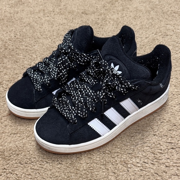 adidas Shoes - Adidas women Campus shoes. Size 6.5